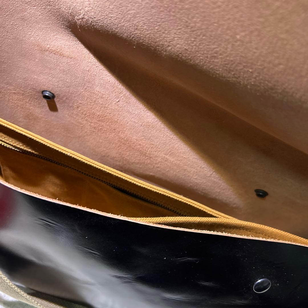 展示品　未使　Uni&co ユニアンドコー　レザー　メッセンジャーバッグ　 M