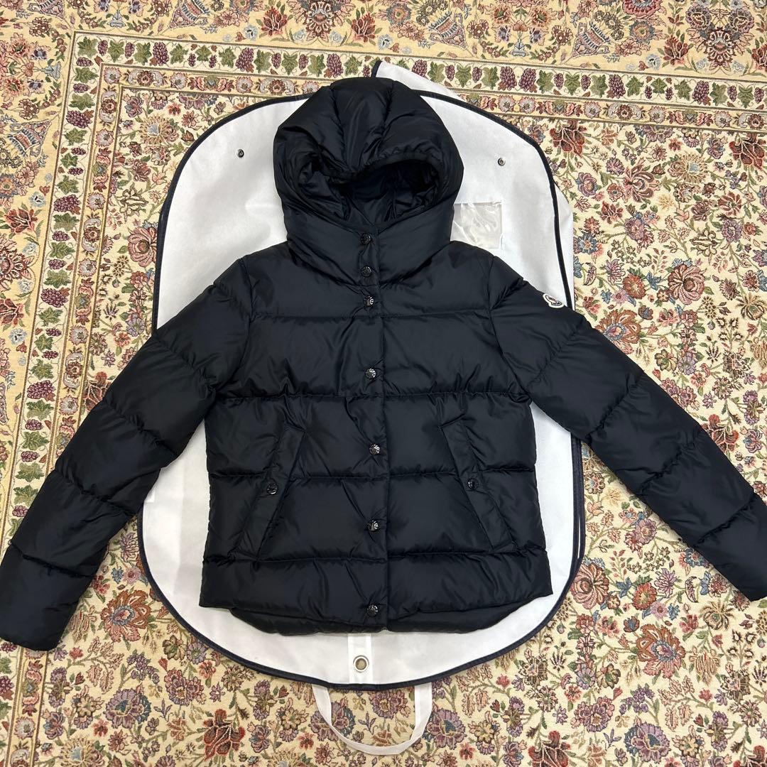 最終お値下げ　新品未使用　モンクレールダウンジャケット
