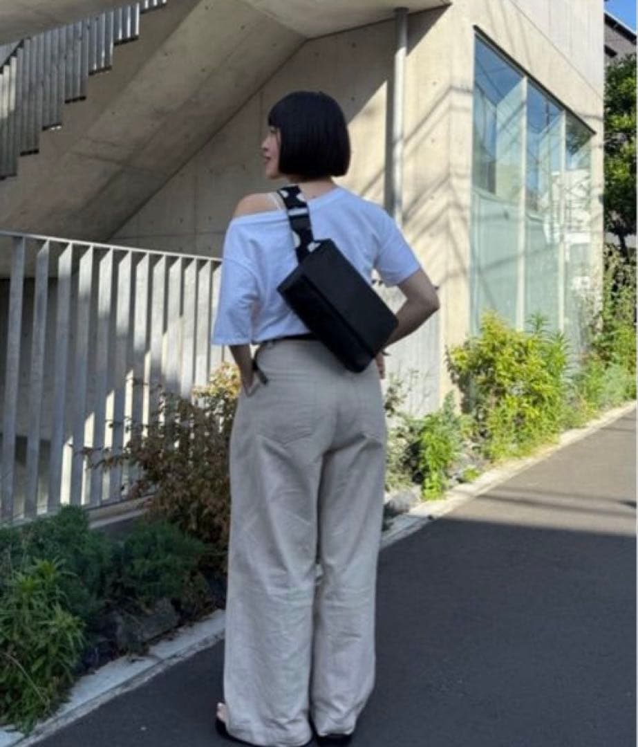 本革470g ワイドテープショルダーボディバッグ ear PAPILLONNER