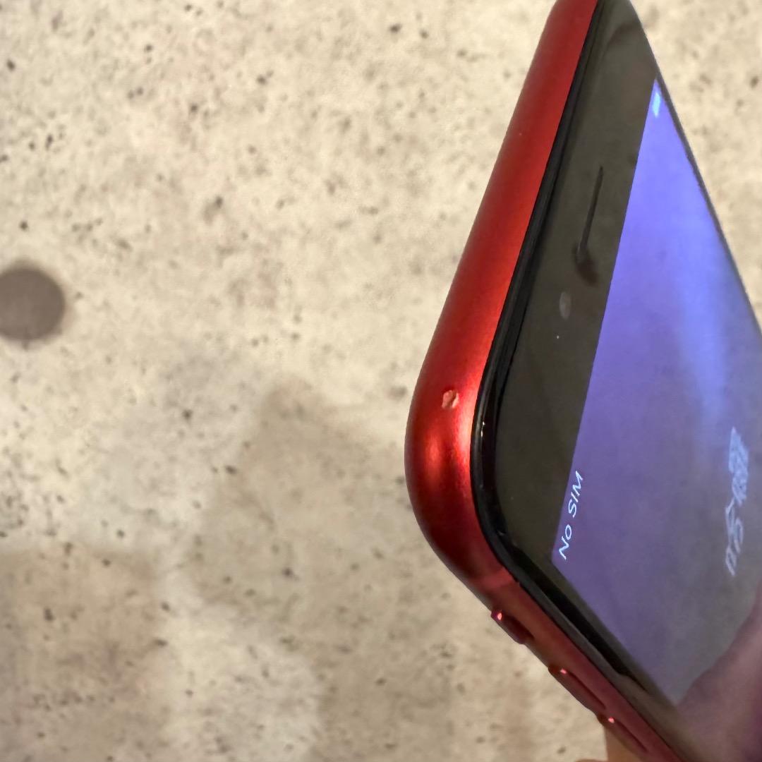 【美品／箱説明書つき】iPhoneSE（第2世代）128GB Redロックなし