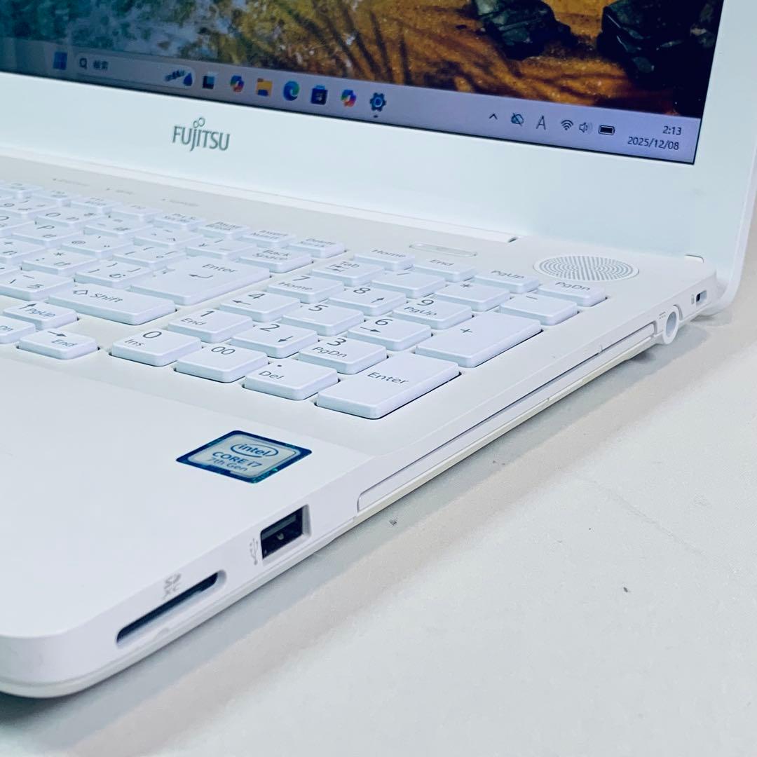Core i7✨SSD1TB✨32GB✨カメラ✨オフィス✨富士通✨ノートパソコン