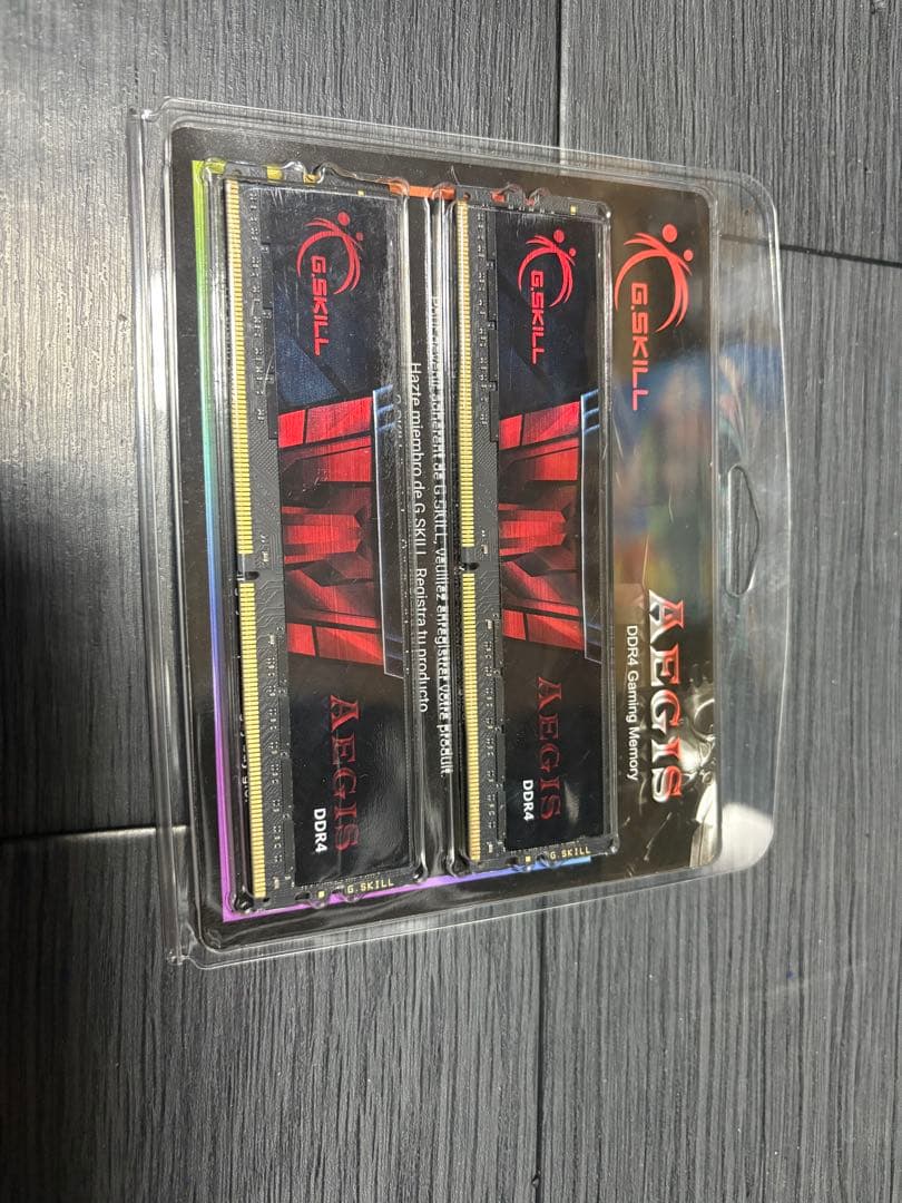 メモリー G.Skill F4-3200C16D-32GIS