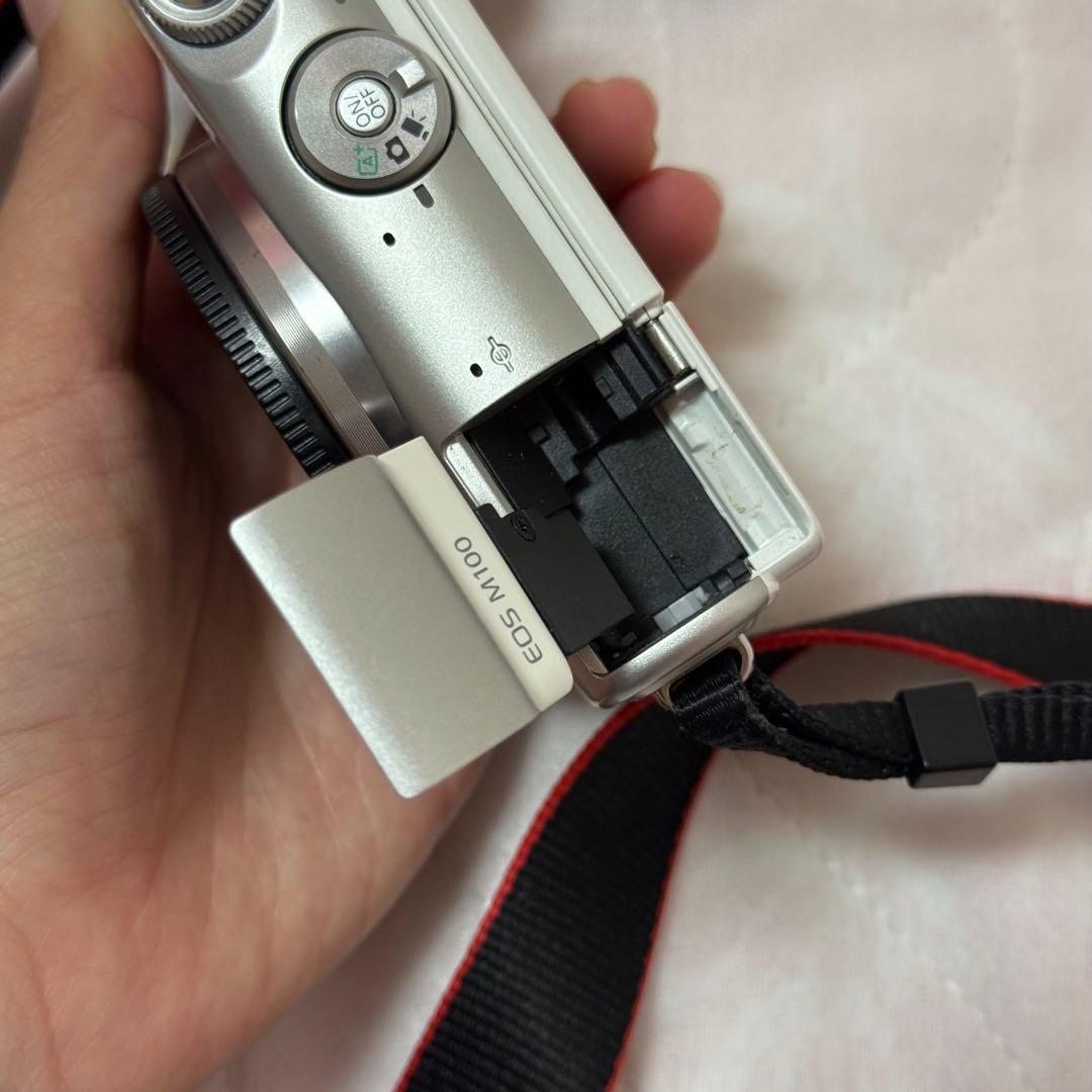 Canon EOS M100 ダブルレンズキット