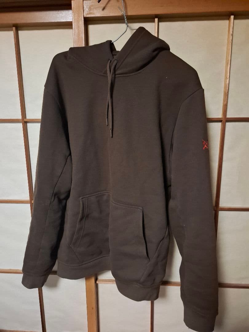 アークテリクス ブラウン フード付きパーカー