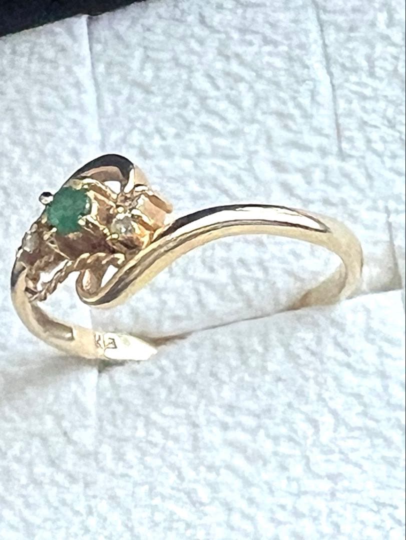 エメラルドとダイヤの18金リング11号（保証書付き）