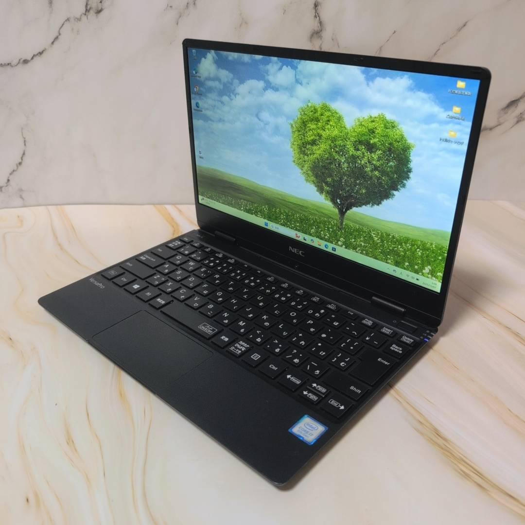 第８世代Core i7 SSD128GB メモリ8GB ノートパソコン オフィス