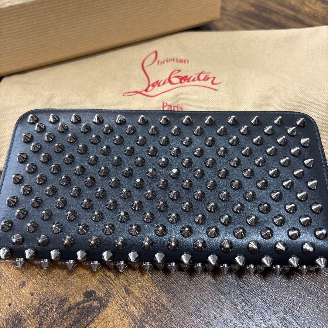 Christian Louboutin スタッズ長財布 ルブタン