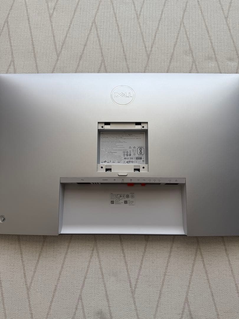 Dell U3223QE 32インチ 4K USB-Cハブモニター