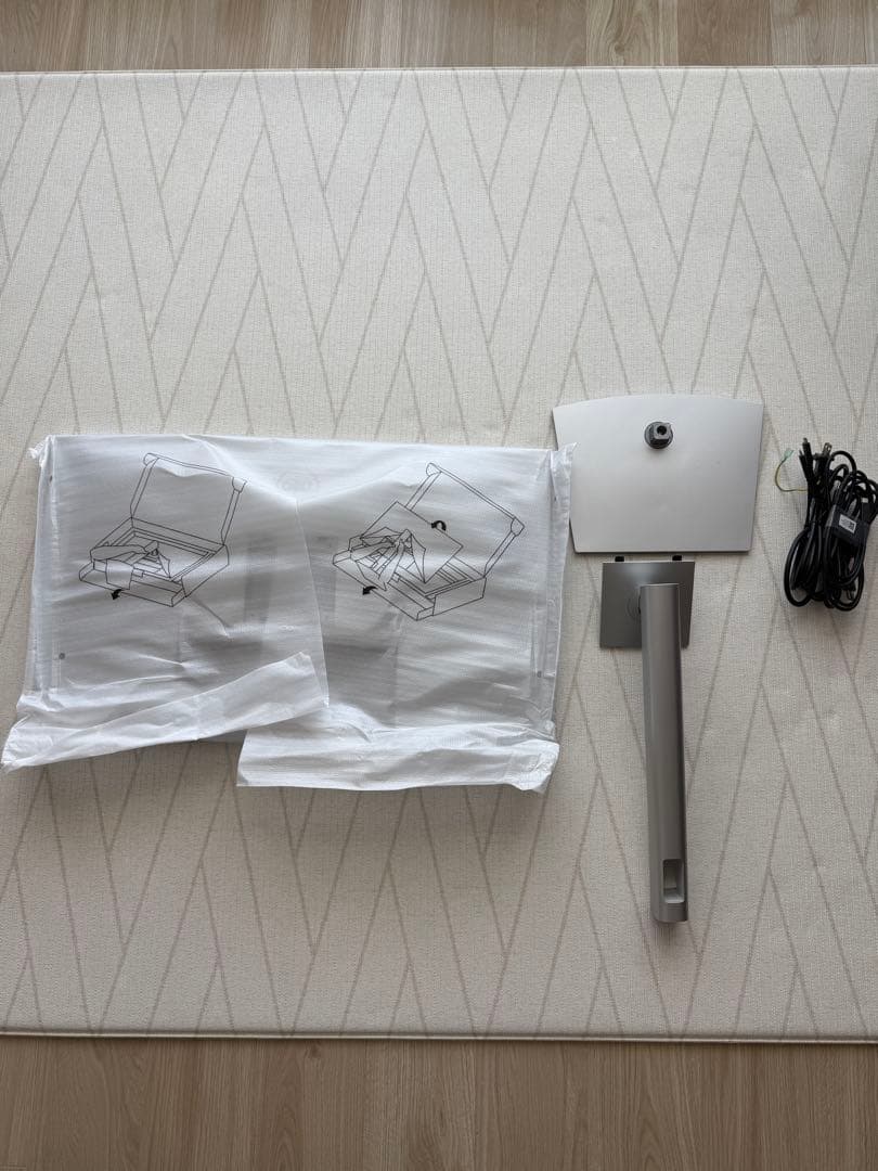 Dell U3223QE 32インチ 4K USB-Cハブモニター