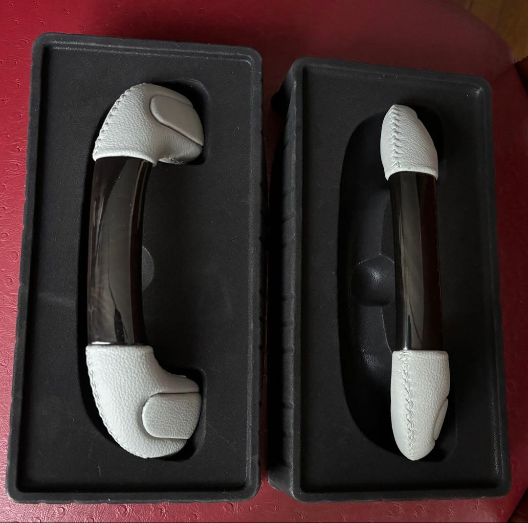 LUNA ハイエース アシストグリップ　マホガニー調黒木目