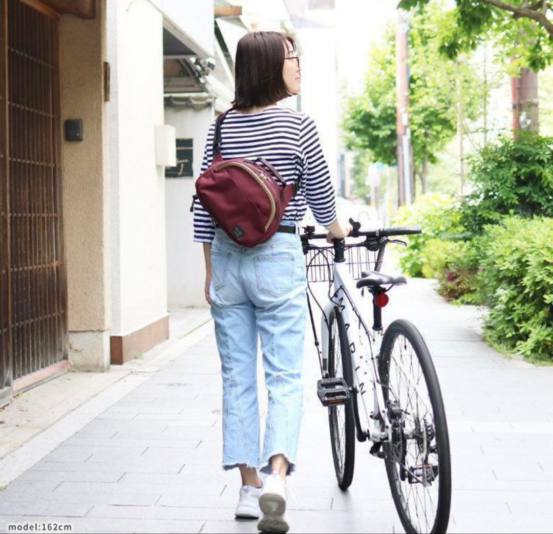 美品　あやの小路　がま口ポシェット型ボディバッグ コーデュラ