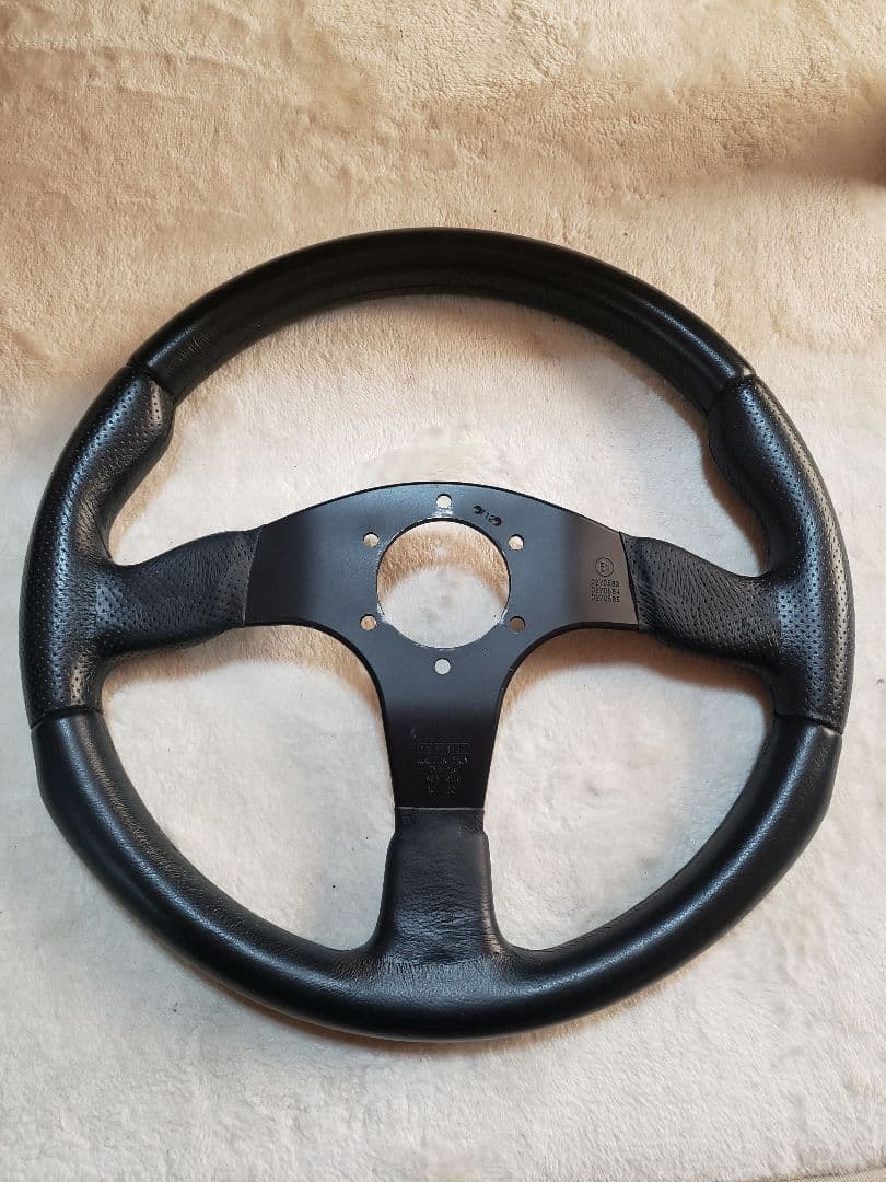 MOMO race ステアリング モモレース 約Φ35