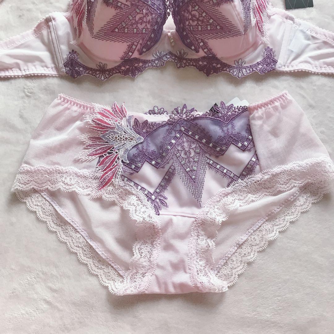 ワコール サルート 限定発売　ブラジャー　ショーツ　D75 L