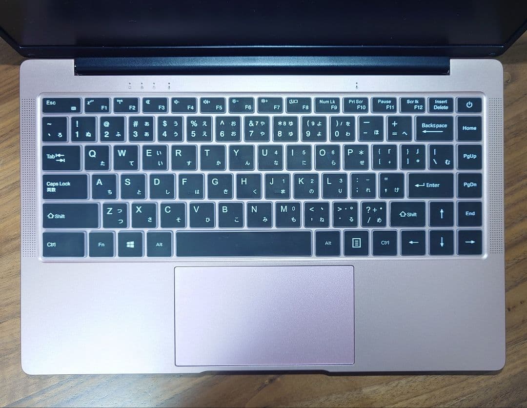 ★中古・美品：色が綺麗な薄型ノートパソコン、ノーブランドローズゴールド2024年