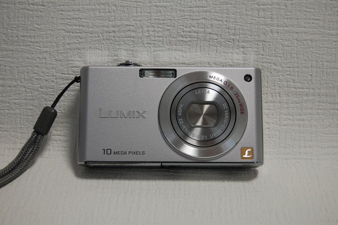 ＜中古完動品＞Panasonic DMC-FX37 シルバー