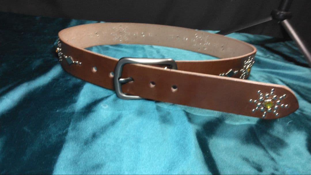 昭南ベンズレザースタッズベルト　チョコ アクリル　アンバー　穴開け加工済　即納可