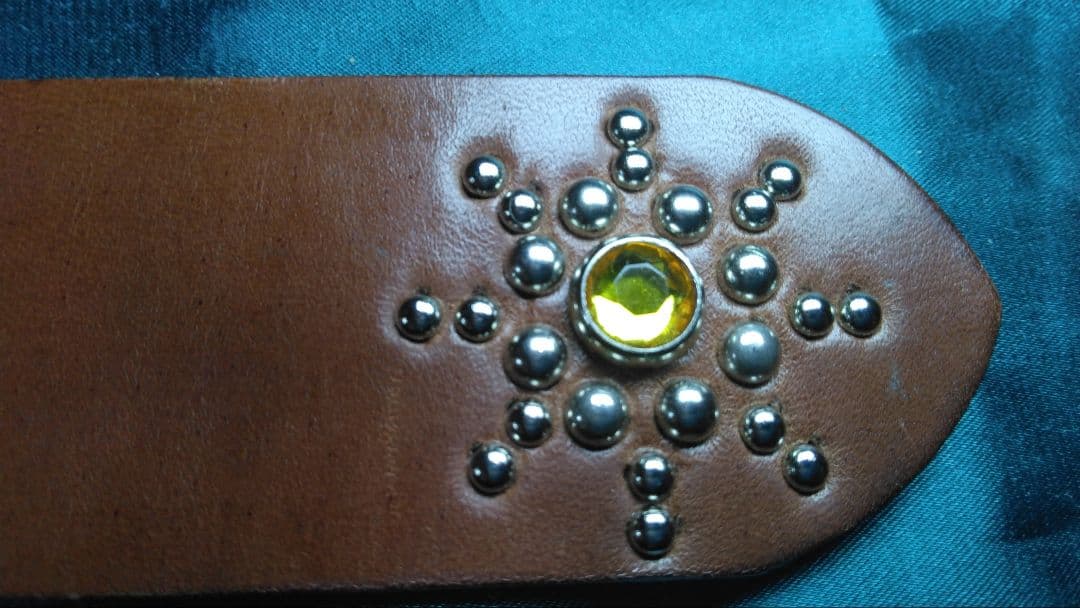 昭南ベンズレザースタッズベルト　チョコ アクリル　アンバー　穴開け加工済　即納可