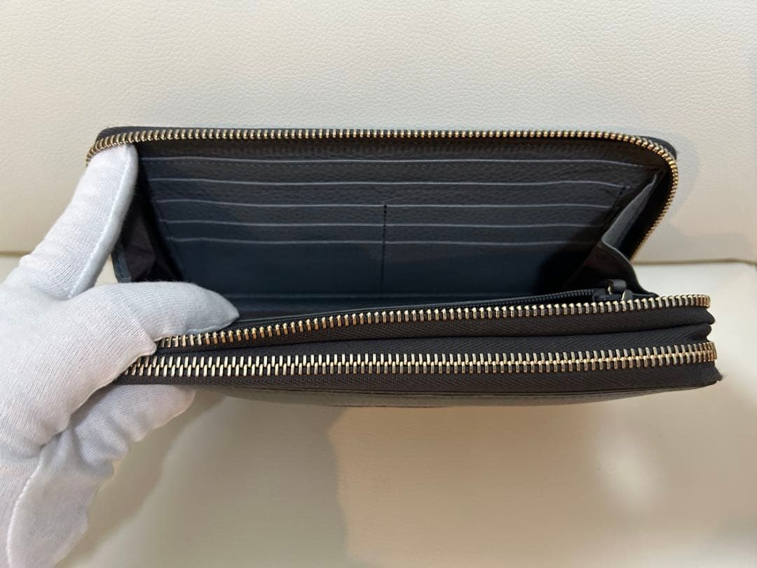 Gucci 大容量ダブルジッパー長財布