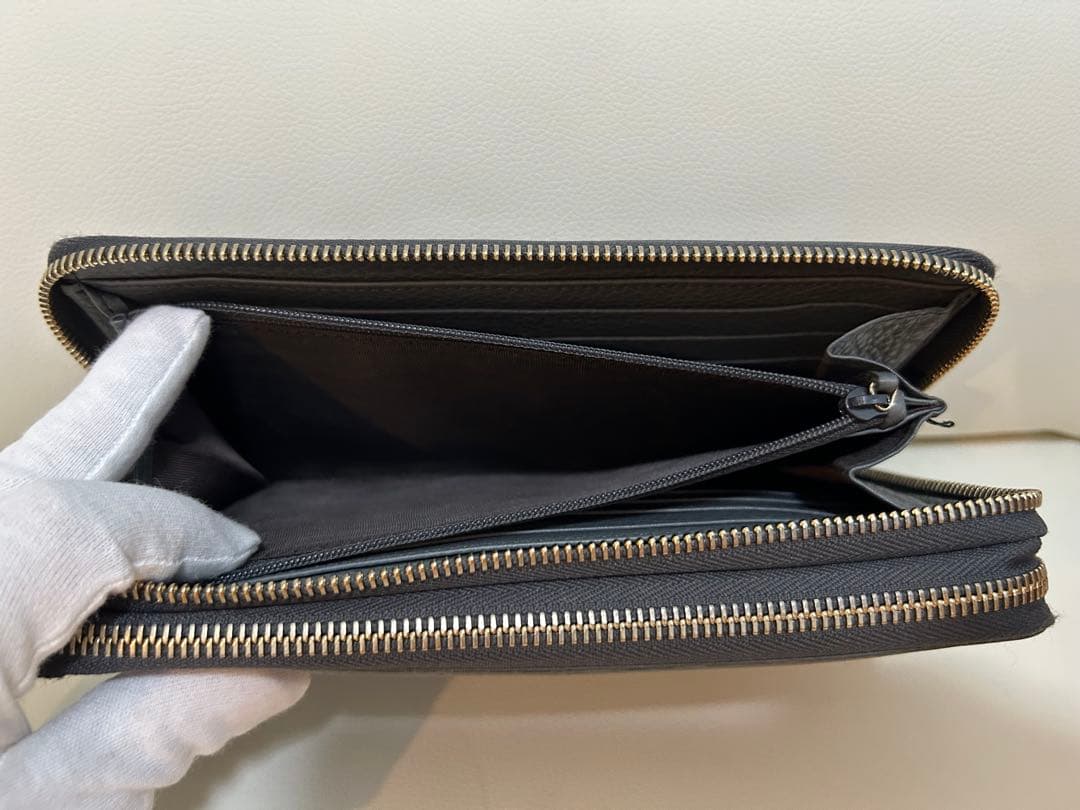 Gucci 大容量ダブルジッパー長財布
