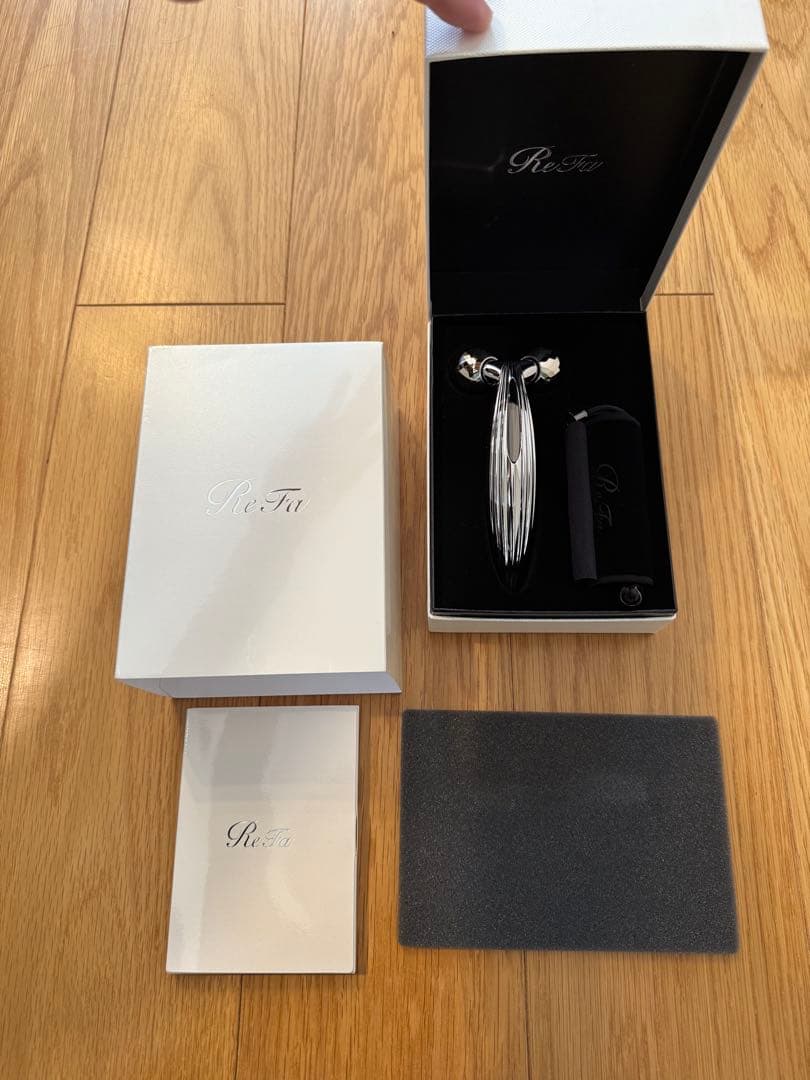 新品未使用★定価2.5万美顔ローラー リファカラットレイフェイス