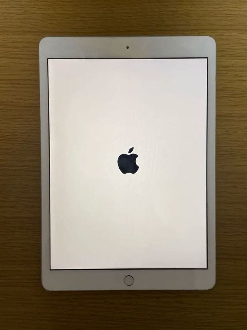 Apple iPad 第7世代 32GB Wi-Fiモデル（シルバー） 本体