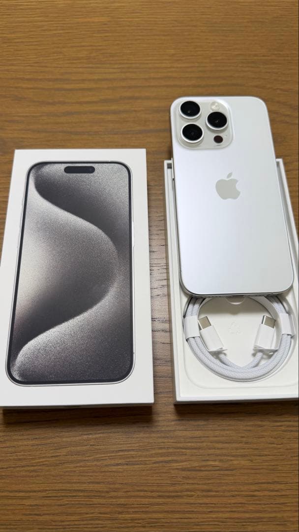 iPhone 15 Pro, White Titanium, 256GB 本体