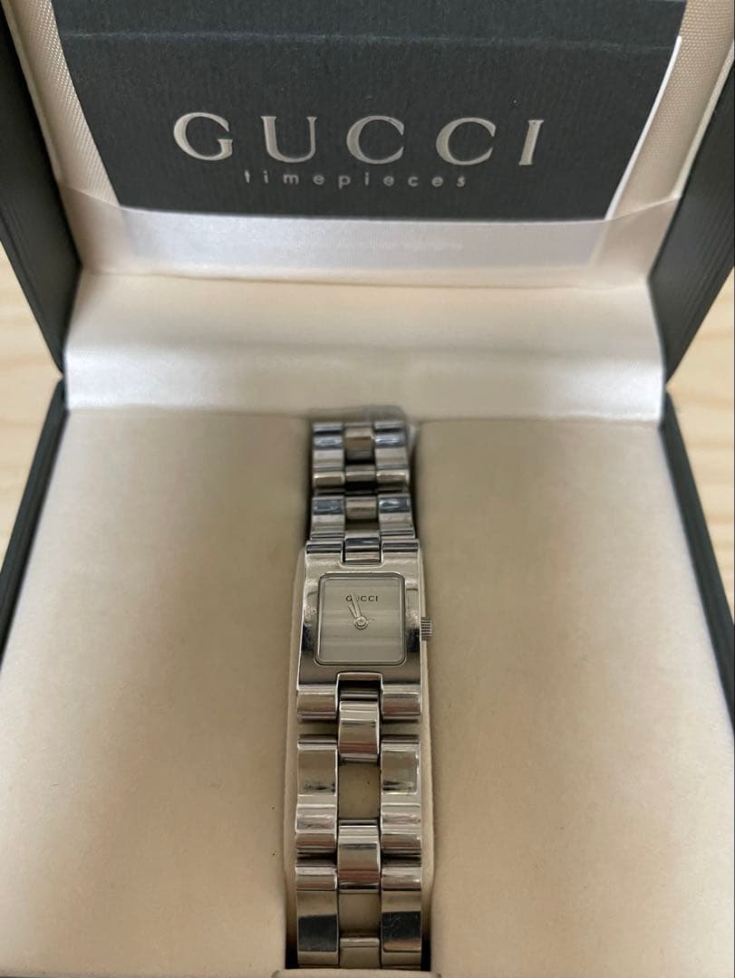 【美品】GUCCI YA126505 シルバー 時計　電池交換済