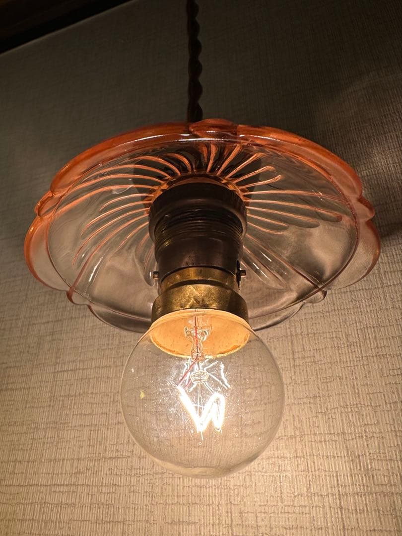 20年代 フランス アンティーク 螺旋模様ピンクガラスのお花アトリエランプ＊