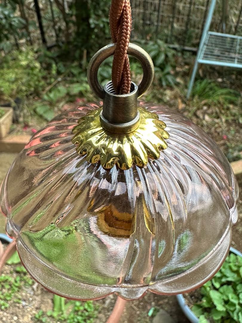 20年代 フランス アンティーク 螺旋模様ピンクガラスのお花アトリエランプ＊