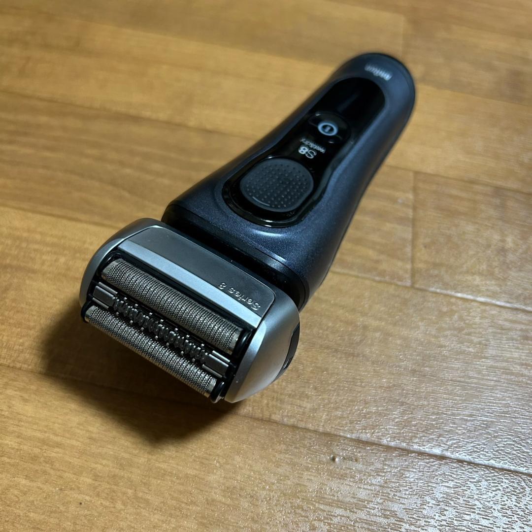 BRAUN シェーバー シリーズ8 充電式 ４＋１カットシステム