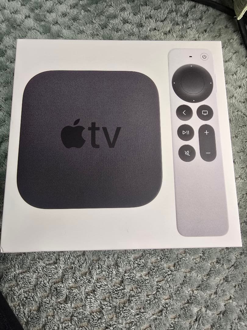 Apple TV 4K 本体とリモコン付き