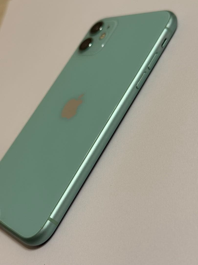 iPhone11 64gb 「オマケ付き：ケース3個」