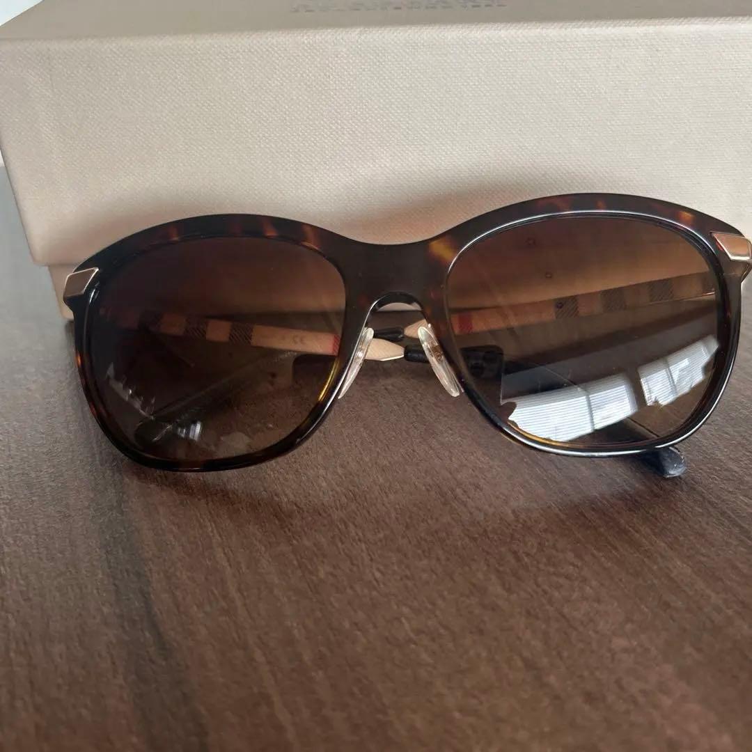 BURBERRY サングラス　バーバリー　美品サングラス