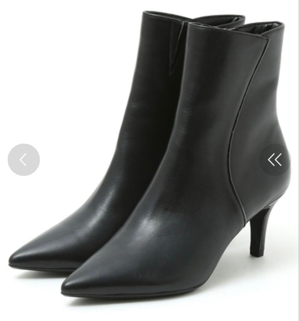 新品未使用本革レザー ショートブーツ 黒　23cm 定価¥28600