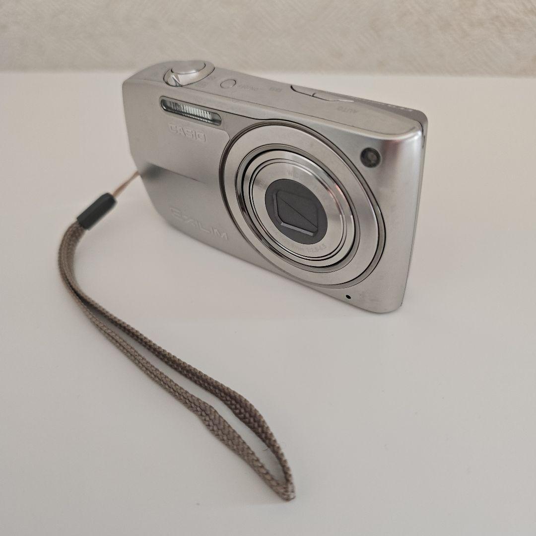 CASIO EXILIM コンパクトデジタルカメラ EX-Z2000