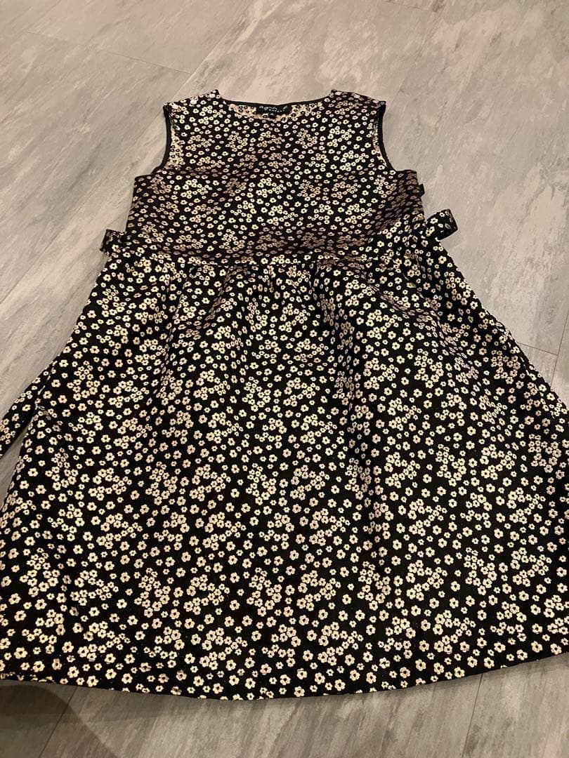 agnès b. 花柄ノースリーブワンピース 8 ans