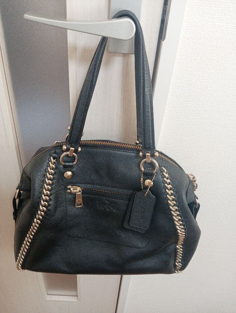 COACH コーチ　blackレザーバッグ 埼玉県の某質店にて購入。