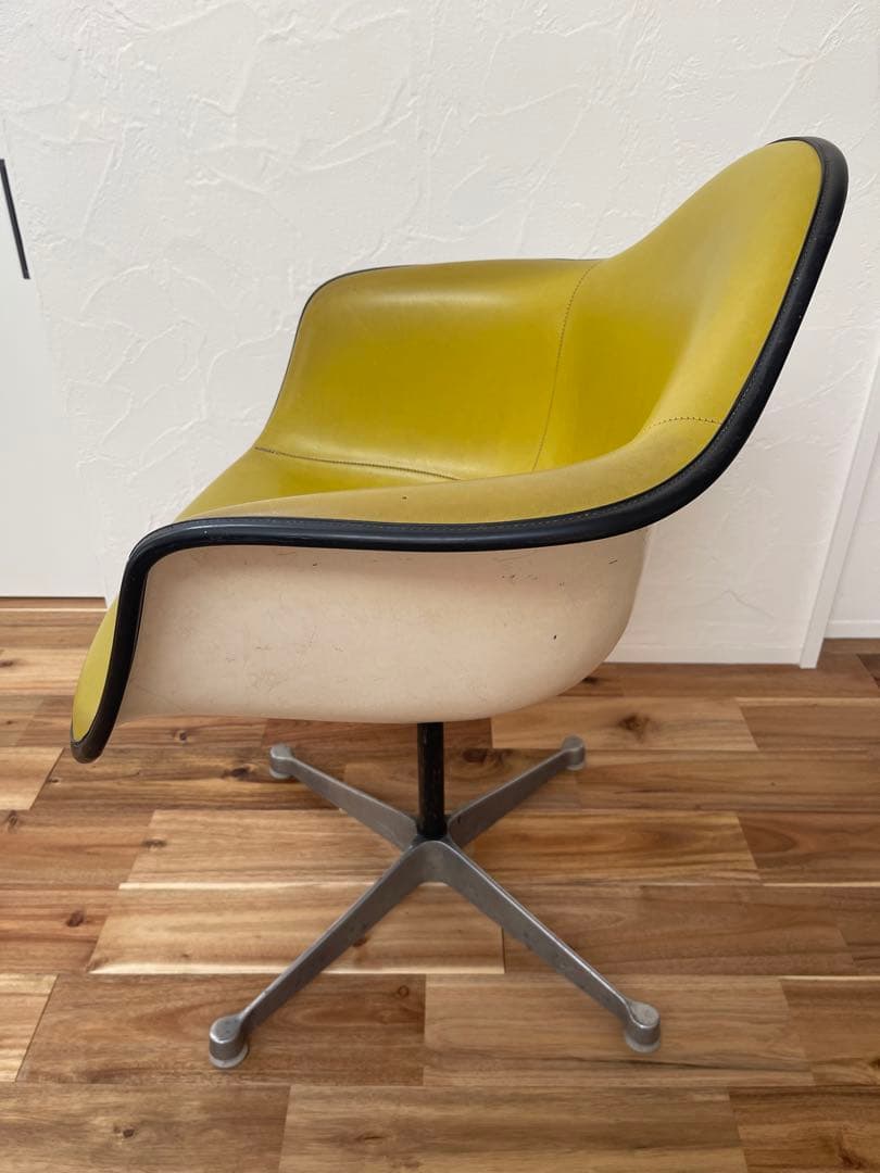 【引越しセール】ビンテージのイームズアームチェア