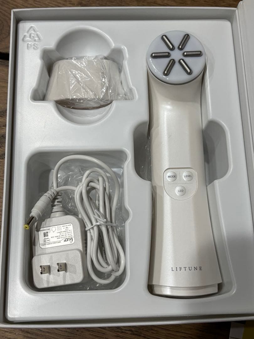 リフチューン 美顔器