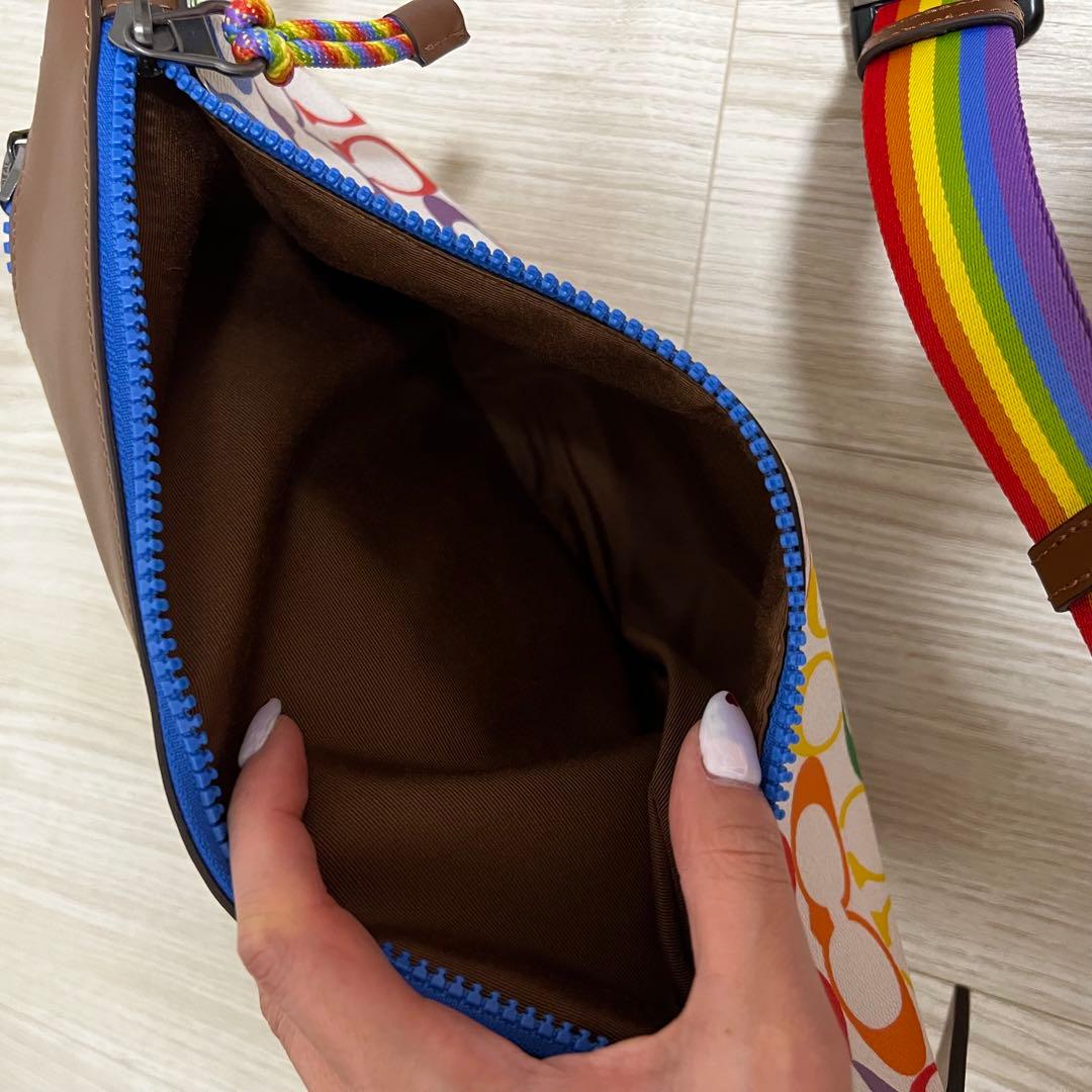 新品未使用品　コーチ　ボディバッグ