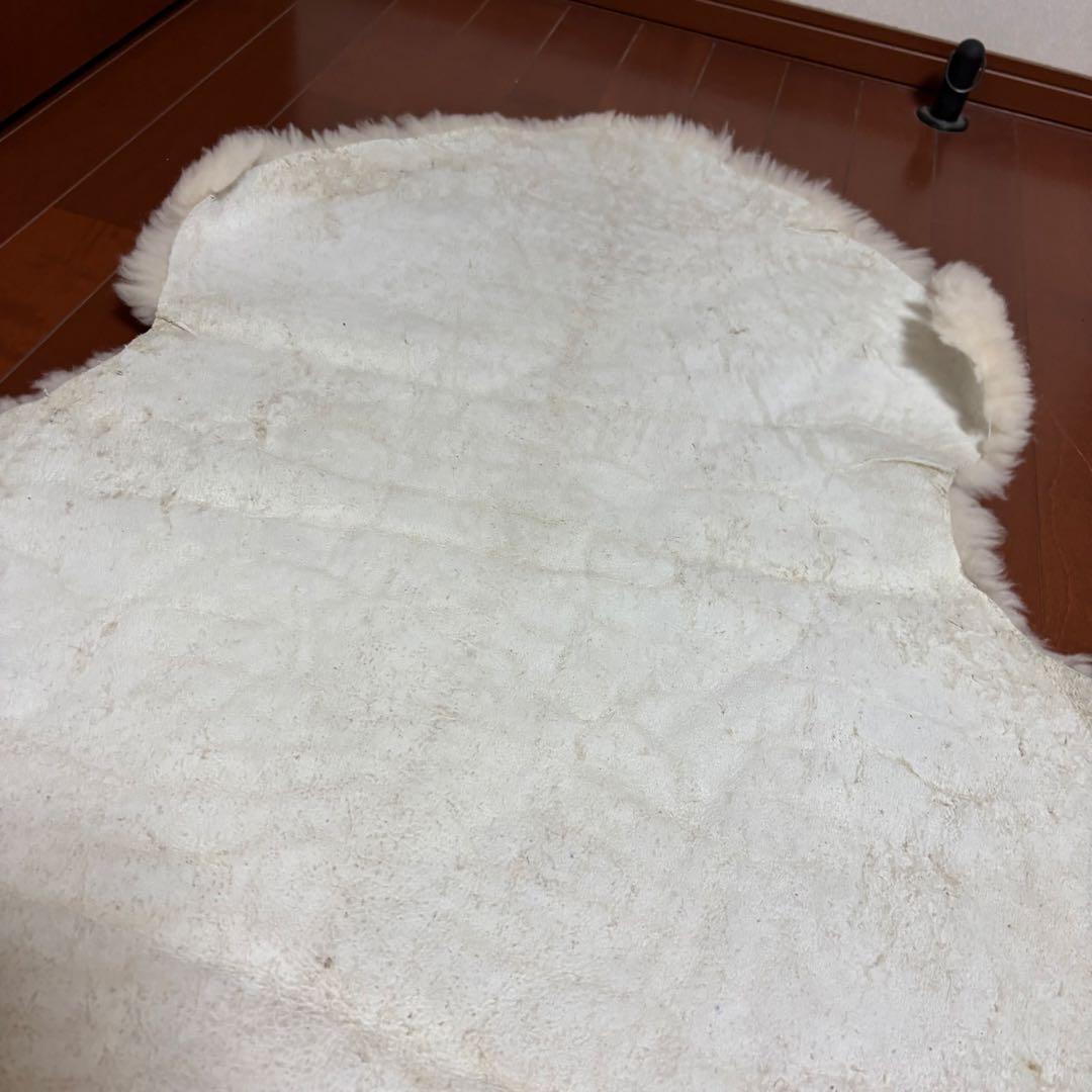 特大　本物ムートンラグ２匹物　羊毛皮　オセアニア産　クリームホワイト