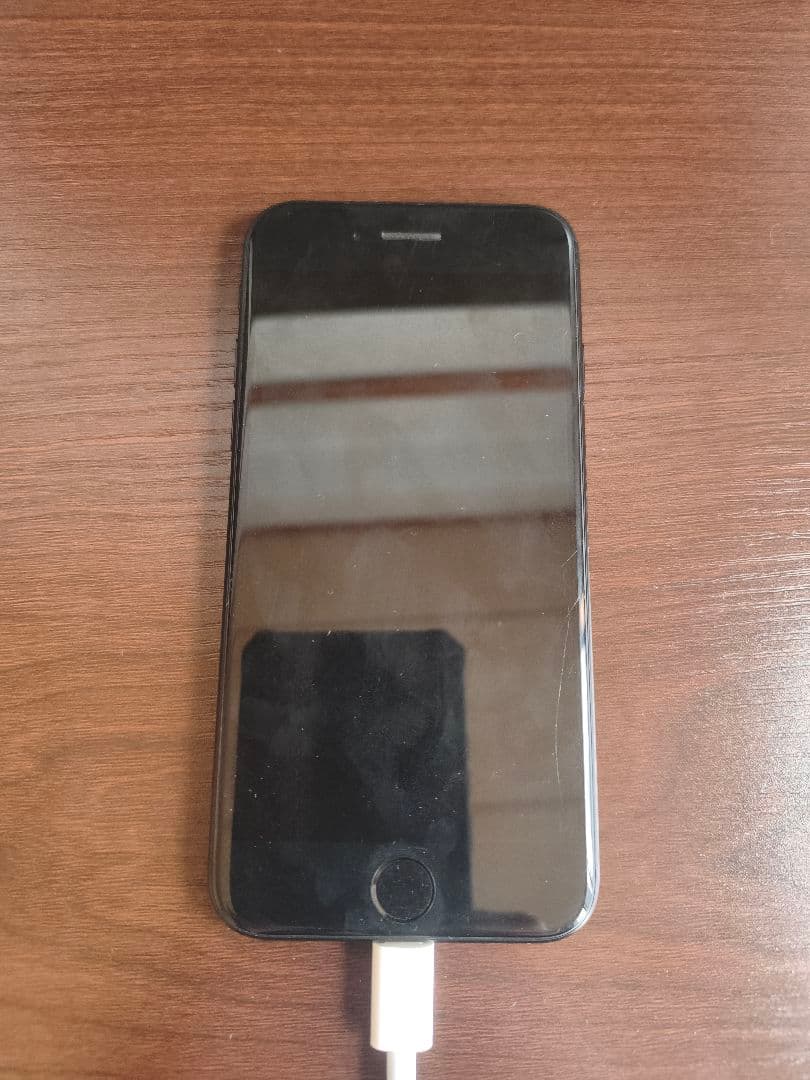 Apple iPhone SE2 ブラック 本体4