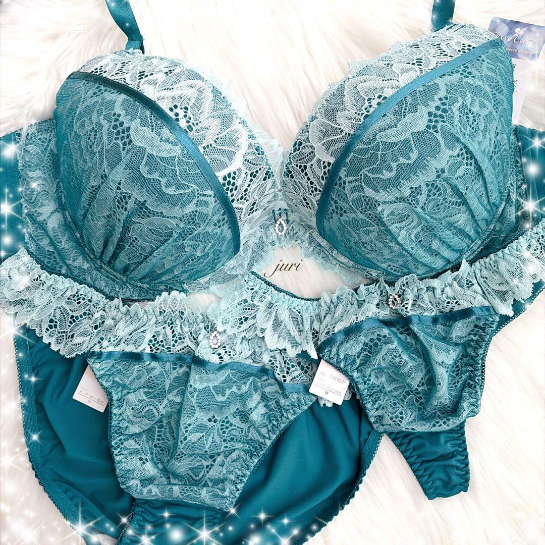 専用❤️高級刺繍❤豪華❤️4色展開✨️上下セット❤️Tバックレース❤️フルバックもあり❤️