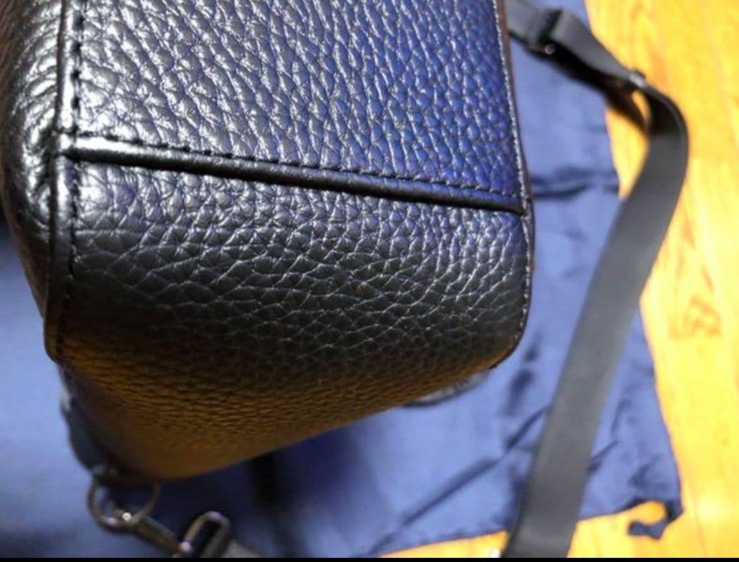 【お年玉価格】COLE HAAN コールハーンのレザー製ショルダーバッグ