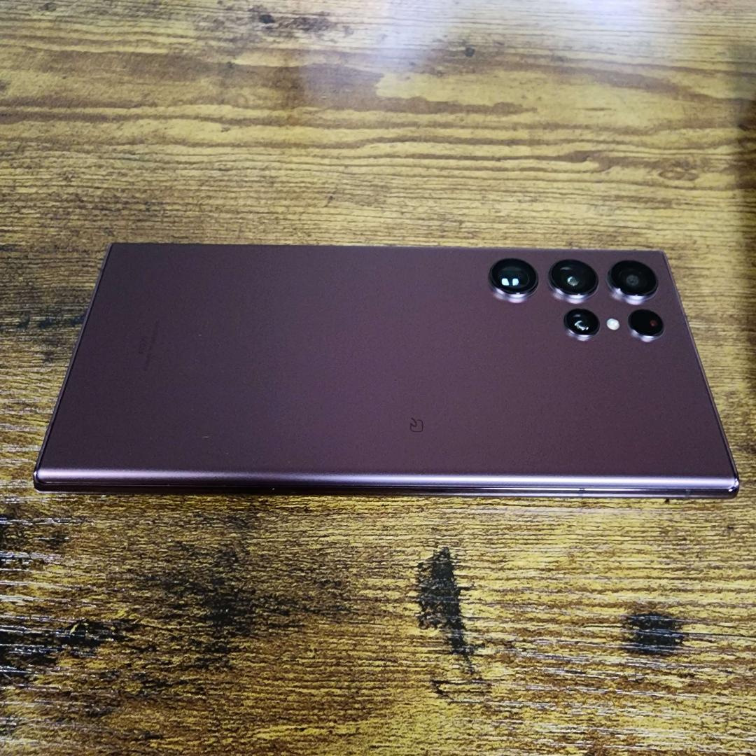 【Samsung】Galaxy S22 Ultra SCG14 バーガンディ