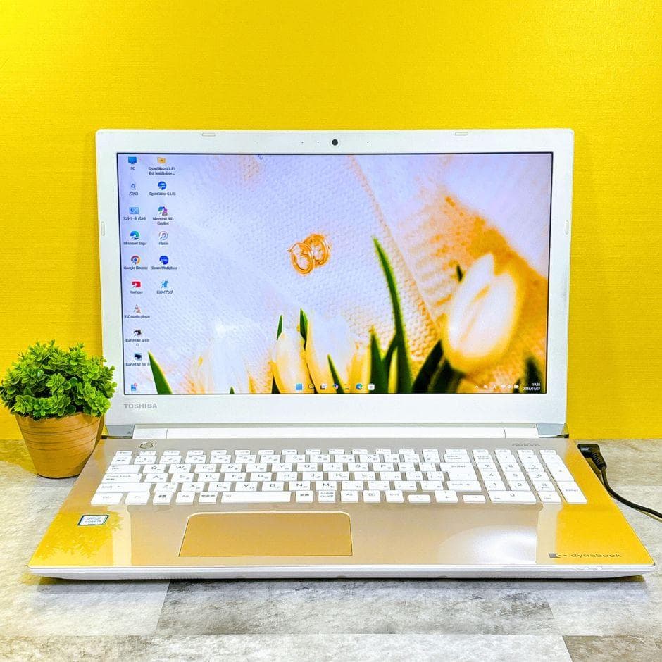 メモリ16GB✨快適SSD✨おしゃれゴールド❣カメラ 薄型 フルHD Win11