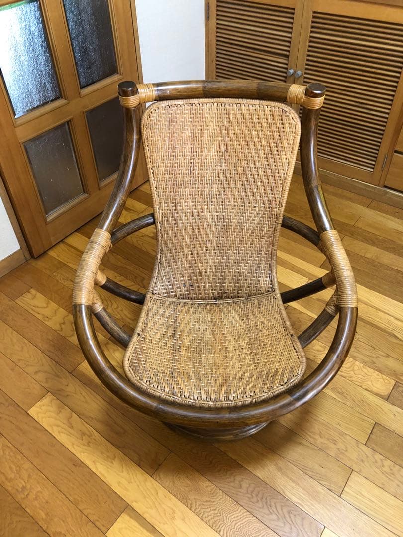 E*.様 籐椅子　回転式