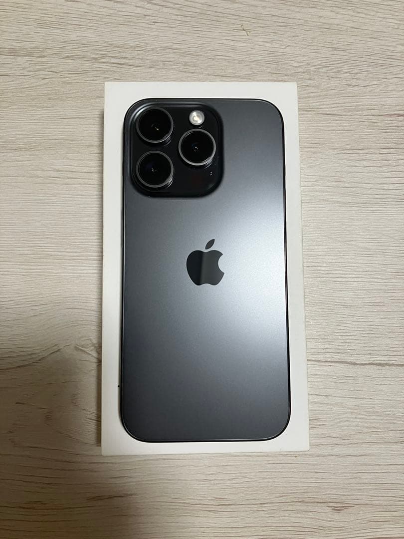 Apple iPhone 15 Pro ブラックチタニウム 本体 128GB