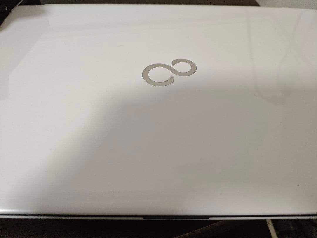 富士通 Core i78565u メモリ8G SSD512G　ジャンク扱い