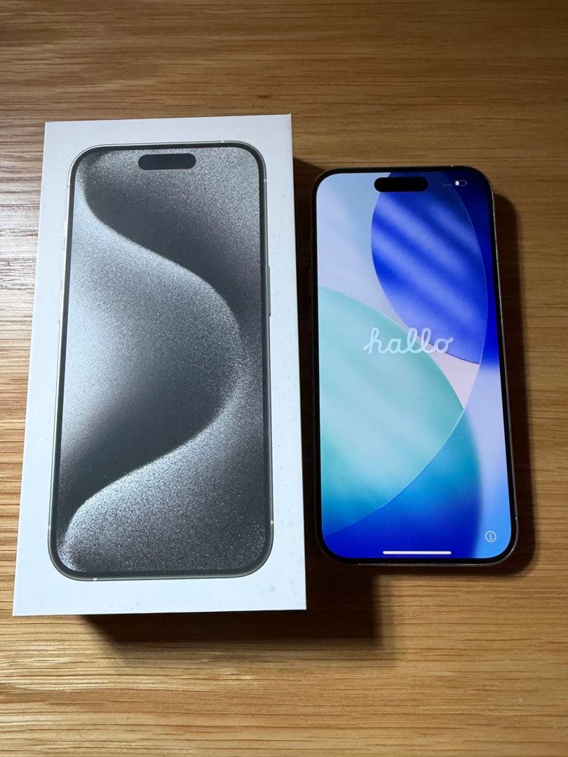 Apple iPhone 15Pro 256GB ホワイトチタニウム　本体